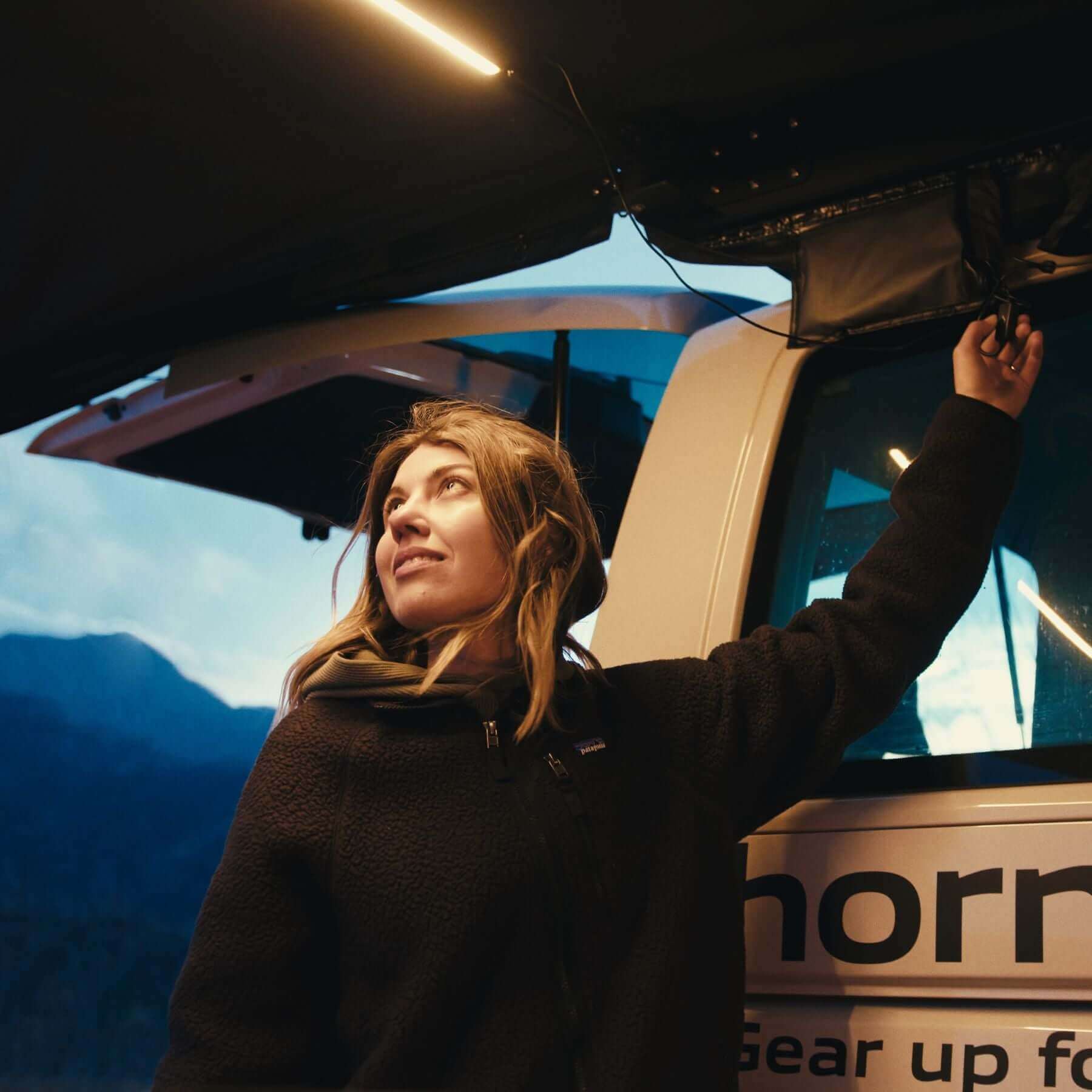 180 Grad Markise Horizon 2,5 m für VW California T5 / T6 (freitragend)