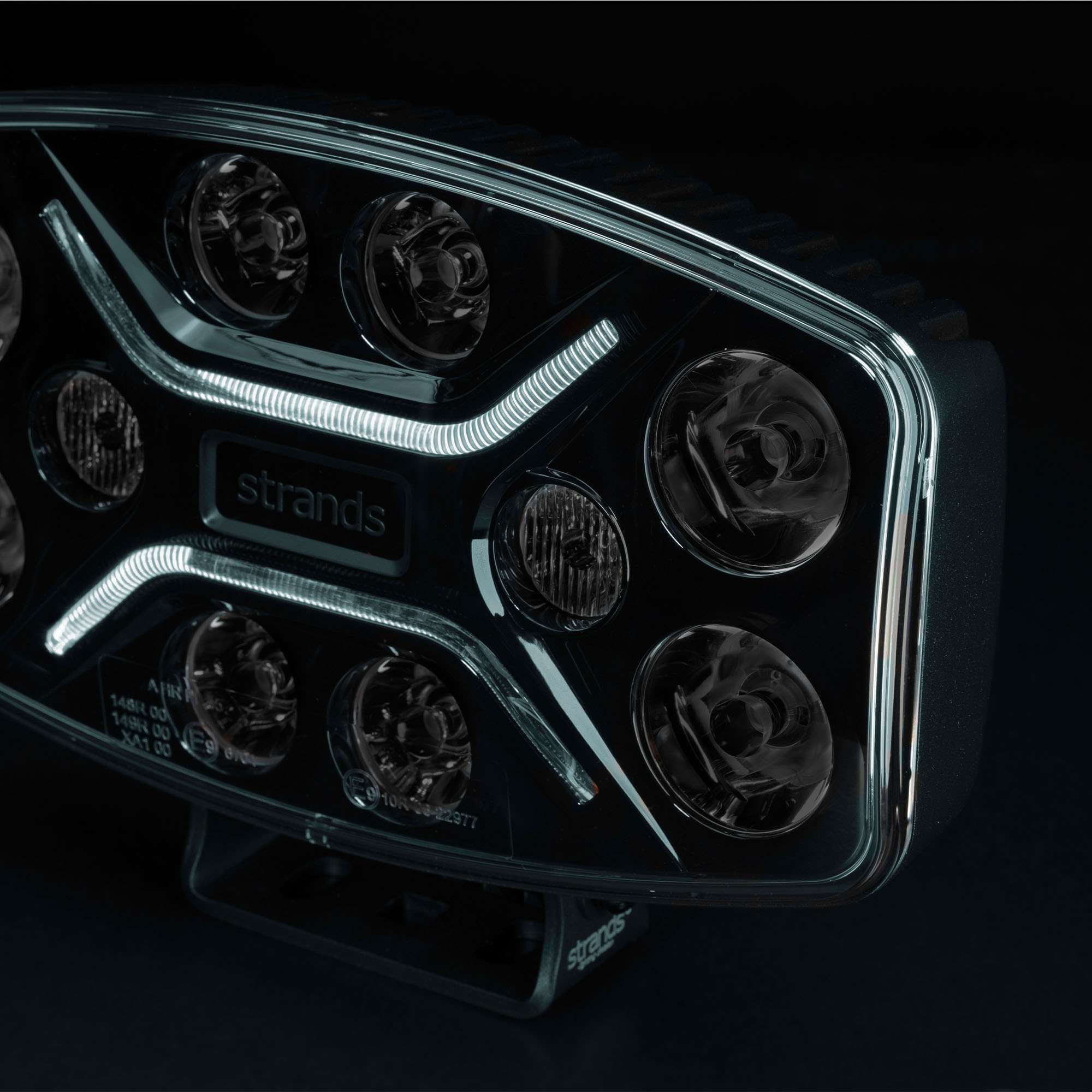 Strands DARK KNIGHT INSANE DRIVING LIGHT OVAL