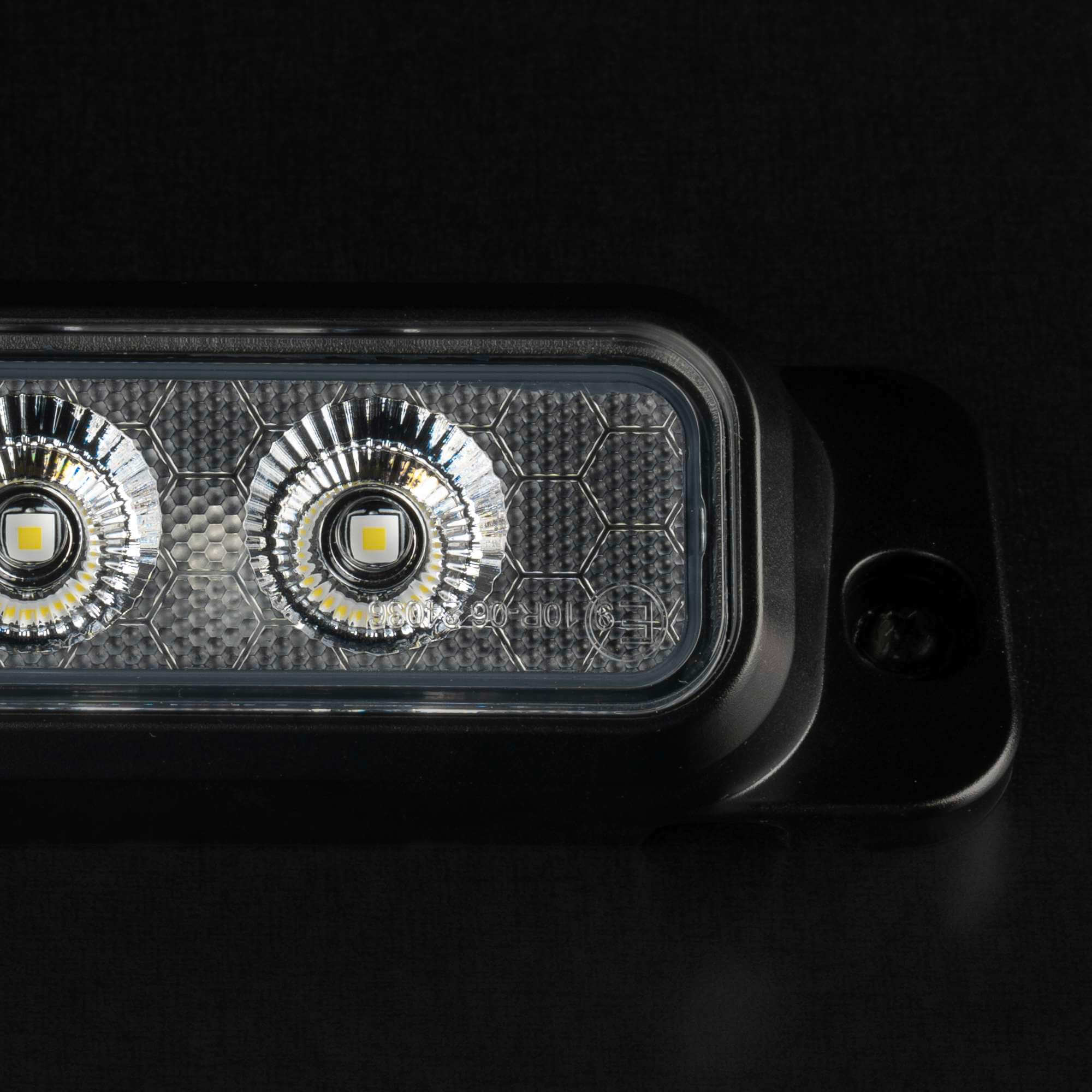 Strands NUUK E-LINE SCENE LIGHT 80W