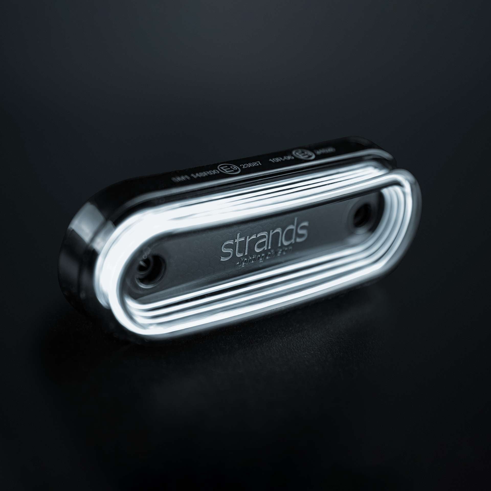 Strands FOR9T GRAVITY FRONTPOSITIELAMP